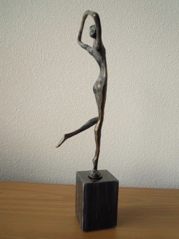 Bronzen beeld naakte dame - Corry Ammerlaan - 30 cm hoog   kopen? Bied vanaf 35!