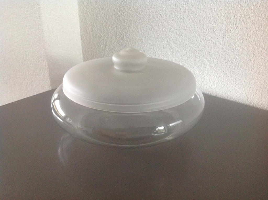 Jacques Boon - Leerdam - glazen koekdoos en bonbonnière. kopen? Bied vanaf 10!