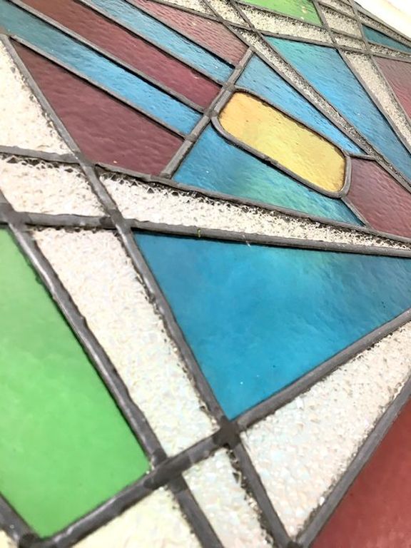 Groot art deco glas-in-lood raam met modernistisch decor ca. 1930 kopen? Bied vanaf 29!