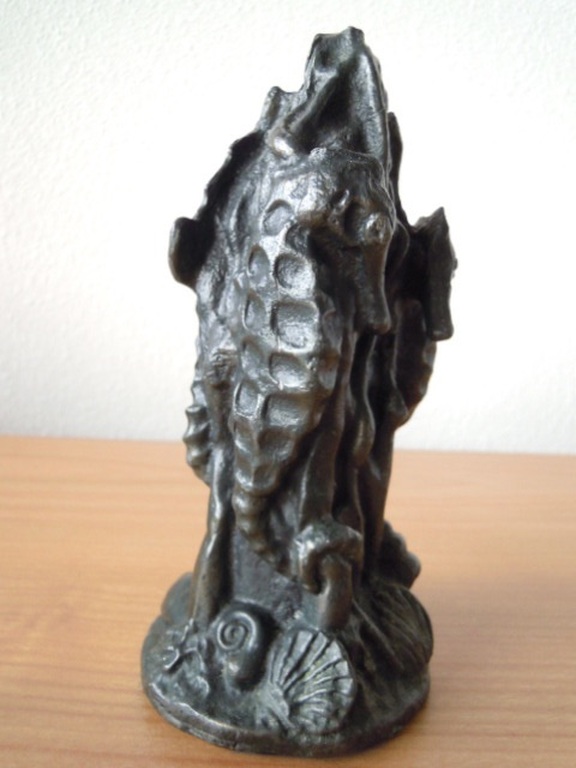 Zwaar bronzen beeld - Art deco stijl  - gesigneerd GB - 17,5 cm-LAATSTE KANS !!! kopen? Bied vanaf 50!