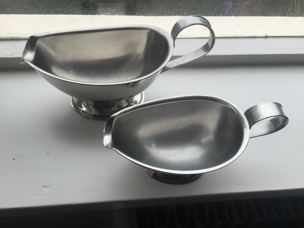 Alessi, 2 design saus- of juskom (20cl. en 35cl.) Carlo Mazzeri & Anselmo Vitale kopen? Bied vanaf 1!