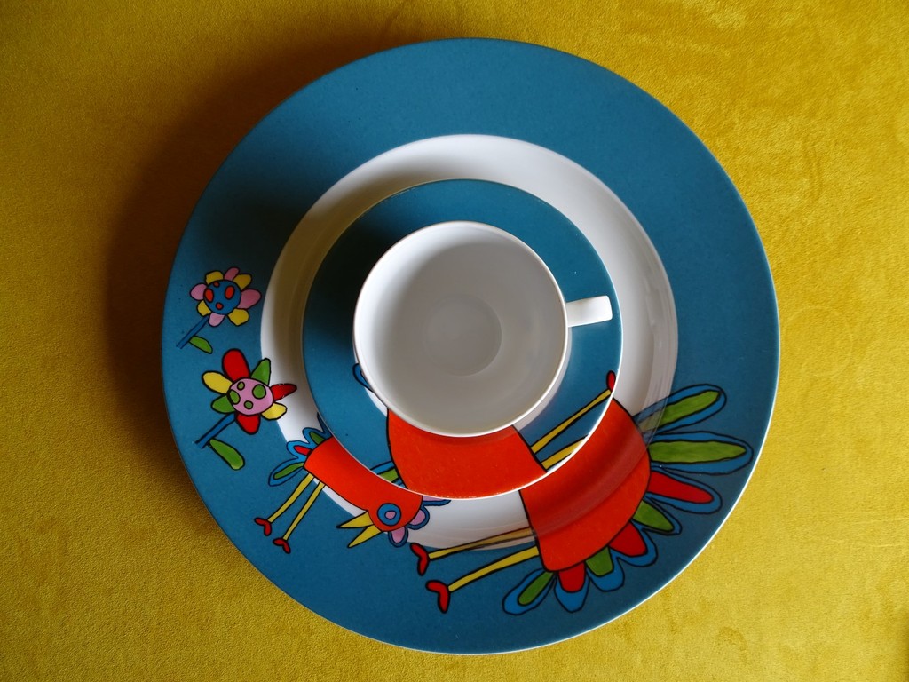 Ria Le Maitre, porselein bord, kop en schotel, De Smaak van Kunst  kopen? Bied vanaf 1!