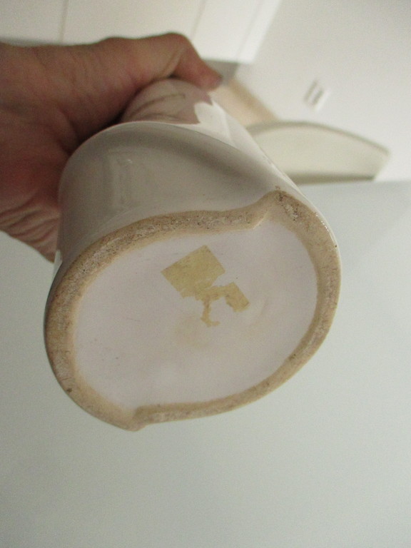 Jeroen Bechtold, Porseleinen vaas van de Plateelfabriek Flora kopen? Bied vanaf 7!