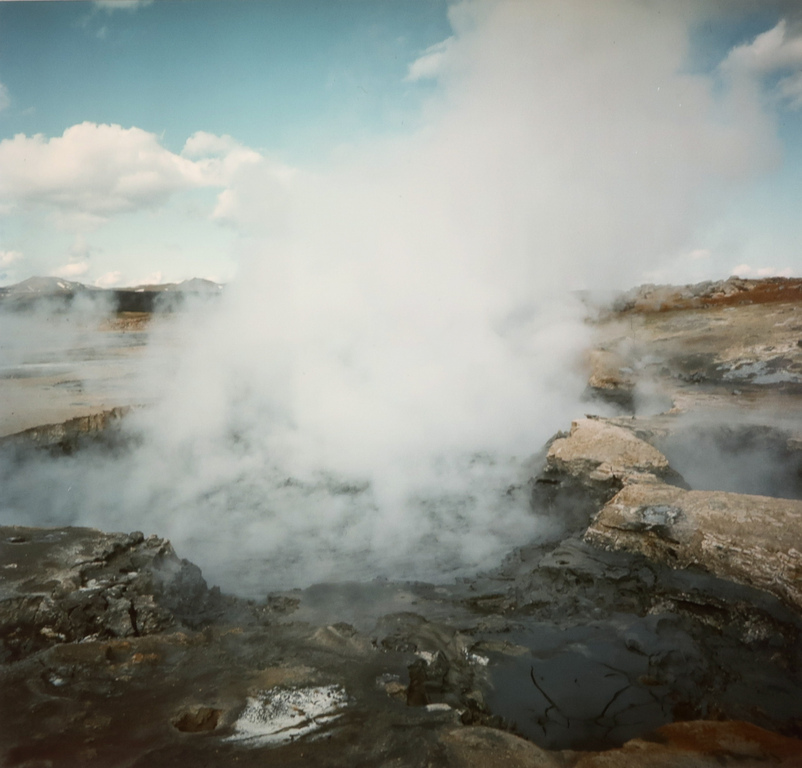 Diederik van Goethem: C-print, Vulkaanput, IJsland kopen? Bied vanaf 20!