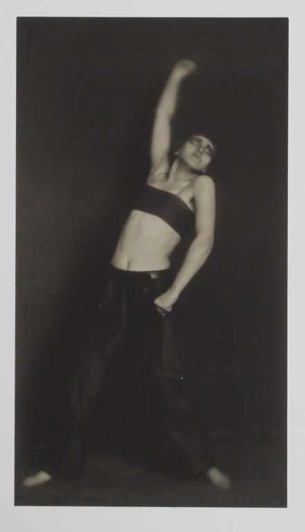 Germaine Krull: Inkjet print, Jo Mihaly in Revolution kopen? Bied vanaf 1!