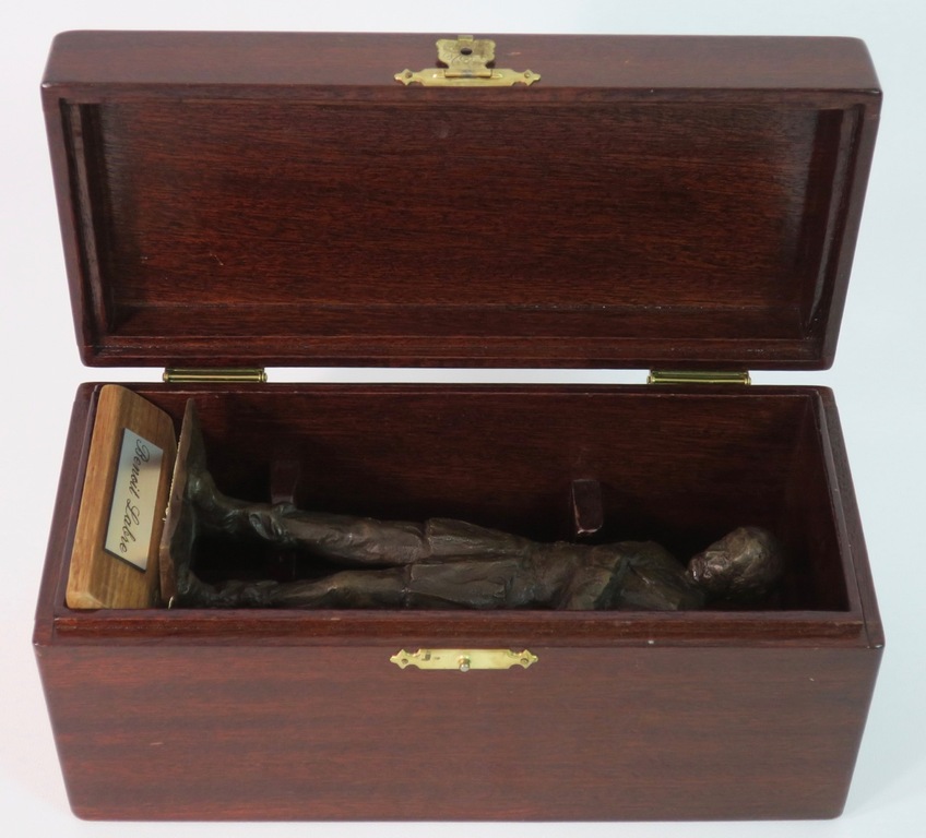 Onbekend ongesigneerd: Brons in houten kist, Benoit Labre kopen? Bied vanaf 1!