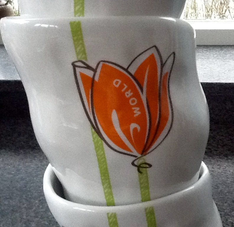 Corry Ammerlaan-van Niekerk, Bekers, Flowering the world together kopen? Bied vanaf 20!