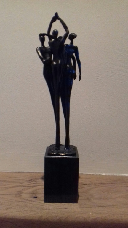 Zwaar verbronsde sculptuur op marmeren sokkel - TEAMBUILDING -  kopen? Bied vanaf 35!