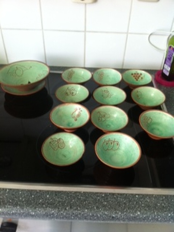 HAEMSTEDE potterie: zeer zeldzame 12 delige fruitset handgedraaid rond 1950 kopen? Bied vanaf 250!