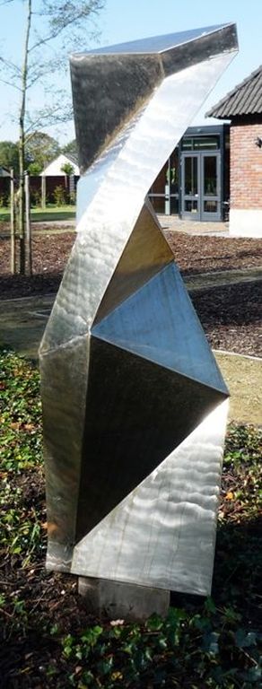 Ad Louwinger, Titel: Spoetnik  verkocht voor € 1250!