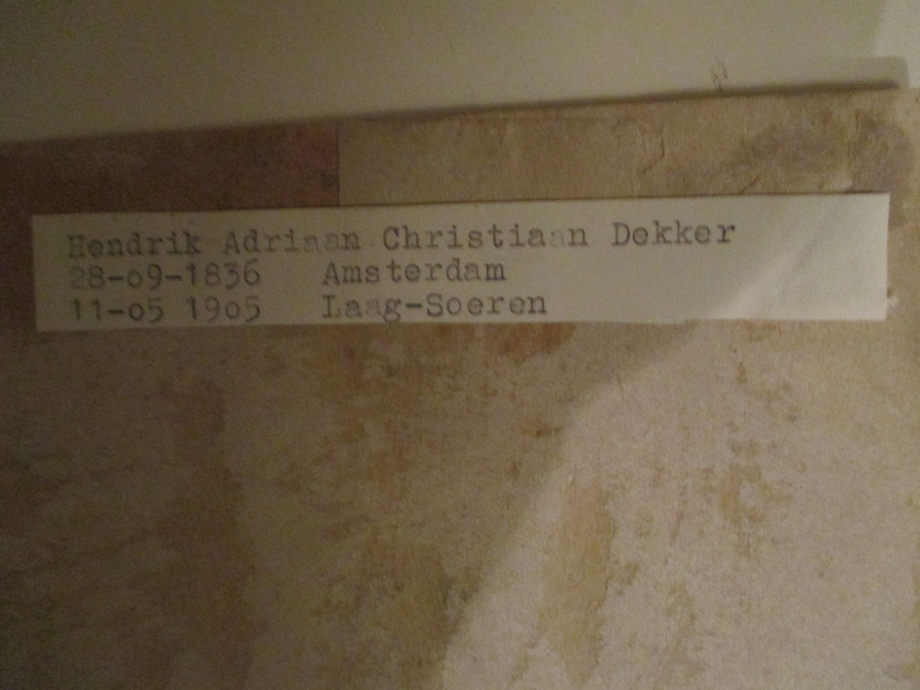 H.A.C Dekker, tekening gesigneerd, lezende vrouw in tuin kopen? Bied vanaf 70!