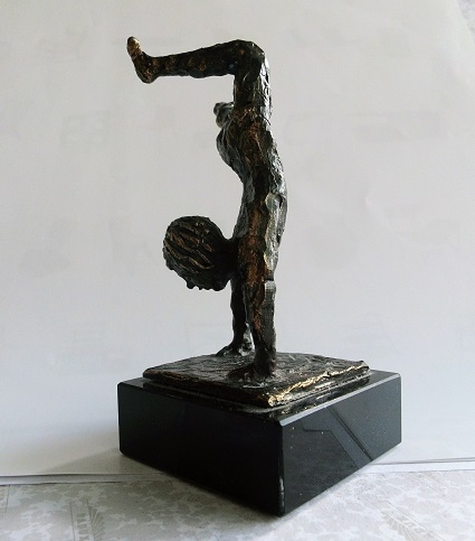 kindervreugde in brons kopen? Bied vanaf 35!