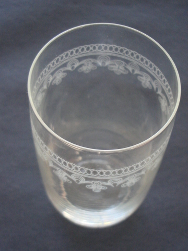 Zes geëtste waterglazen kopen? Bied vanaf 15!