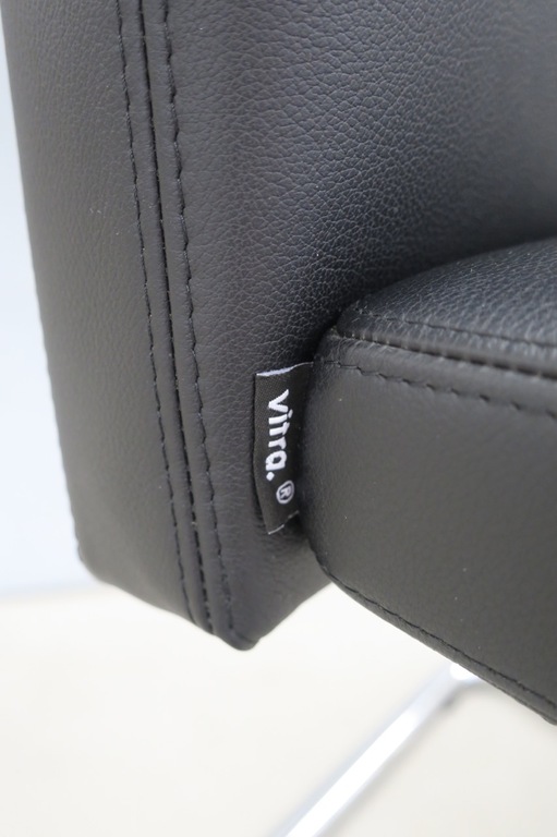 Vitra: 2 x leren Visasoft Chair kopen? Bied vanaf 200!