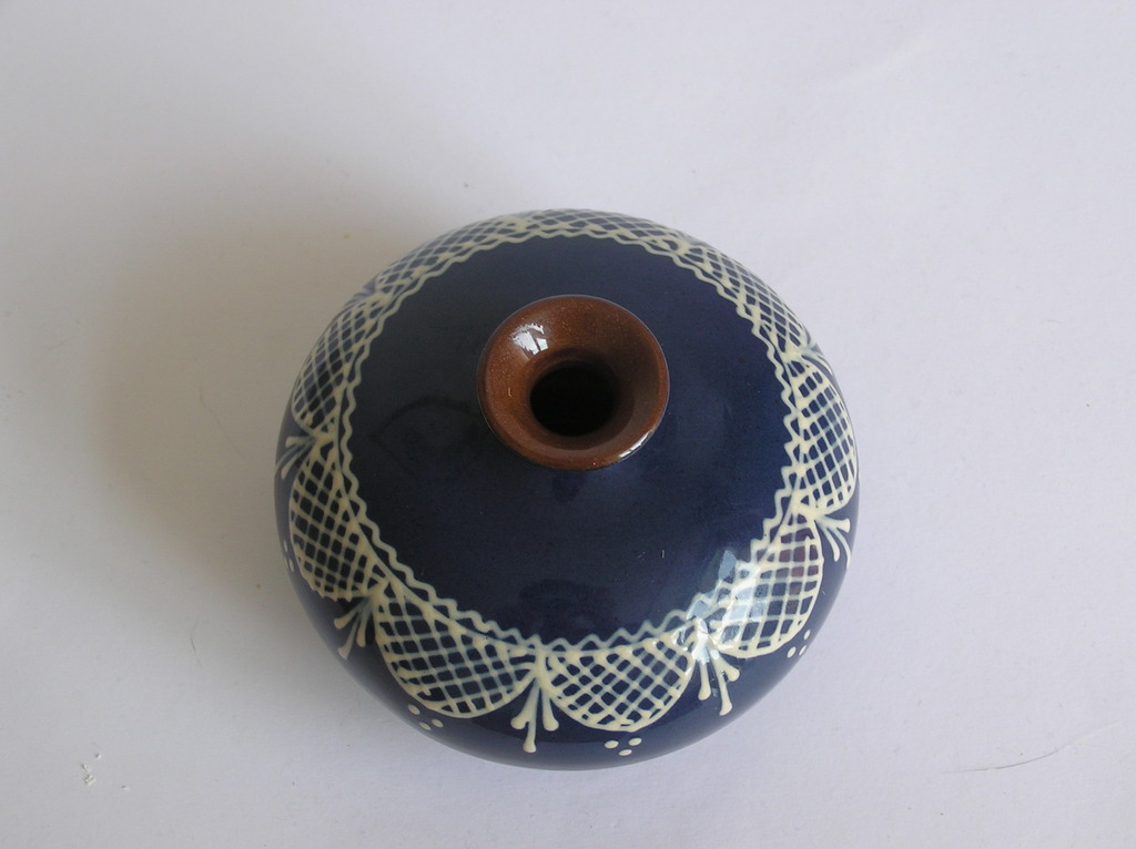 Art deco blauw slibglazuur studio aardewerken vaasje kopen? Bied vanaf 1!