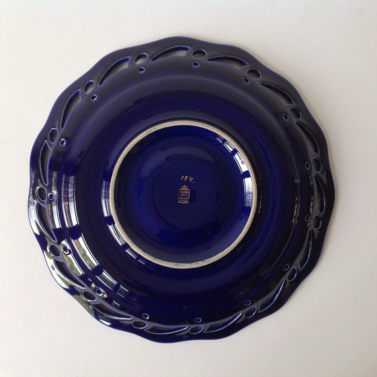 Schaal  Flora Gouda Holland  blauw met goud   model 124 kopen? Bied vanaf 10!