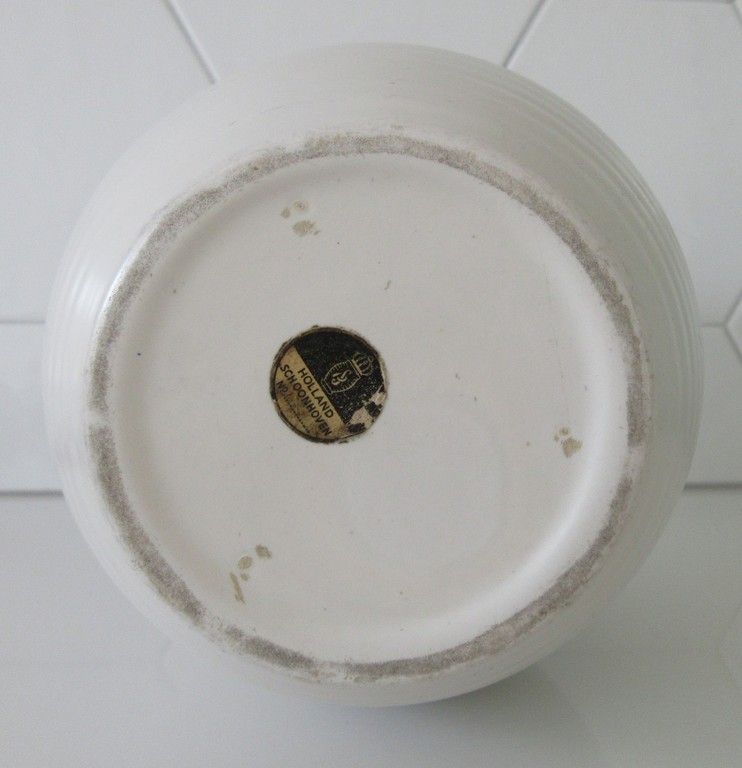 Plateelfabriek Schoonhoven - Witte art deco ribbelvaas kopen? Bied vanaf 1!