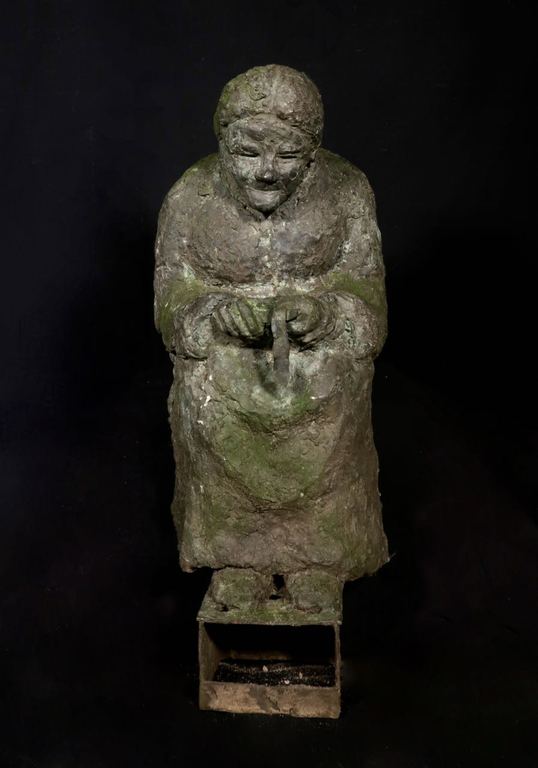 Adri de Waard: Monumentaal bronzen beeld, Aardappelschiller + Emmer/Mand (Groot) kopen? Bied vanaf 1500!