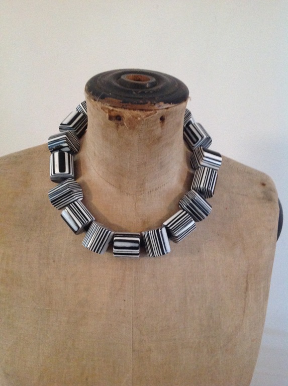 Ketting, hars gerecycled   ontwerp Carlos Sobral  Brazilië kopen? Bied vanaf 55!