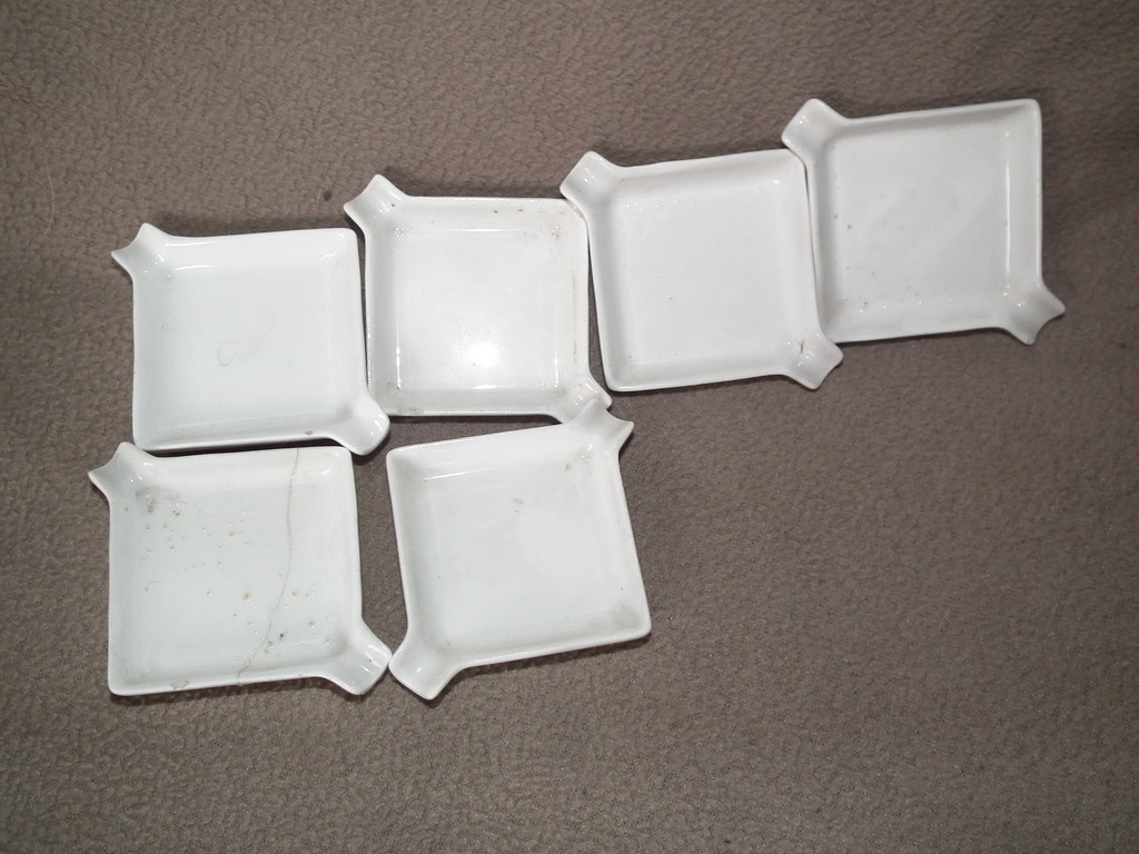 Art Deco Petrus Regout mintgroene houder met 6 witte asbakjes kopen? Bied vanaf 30!