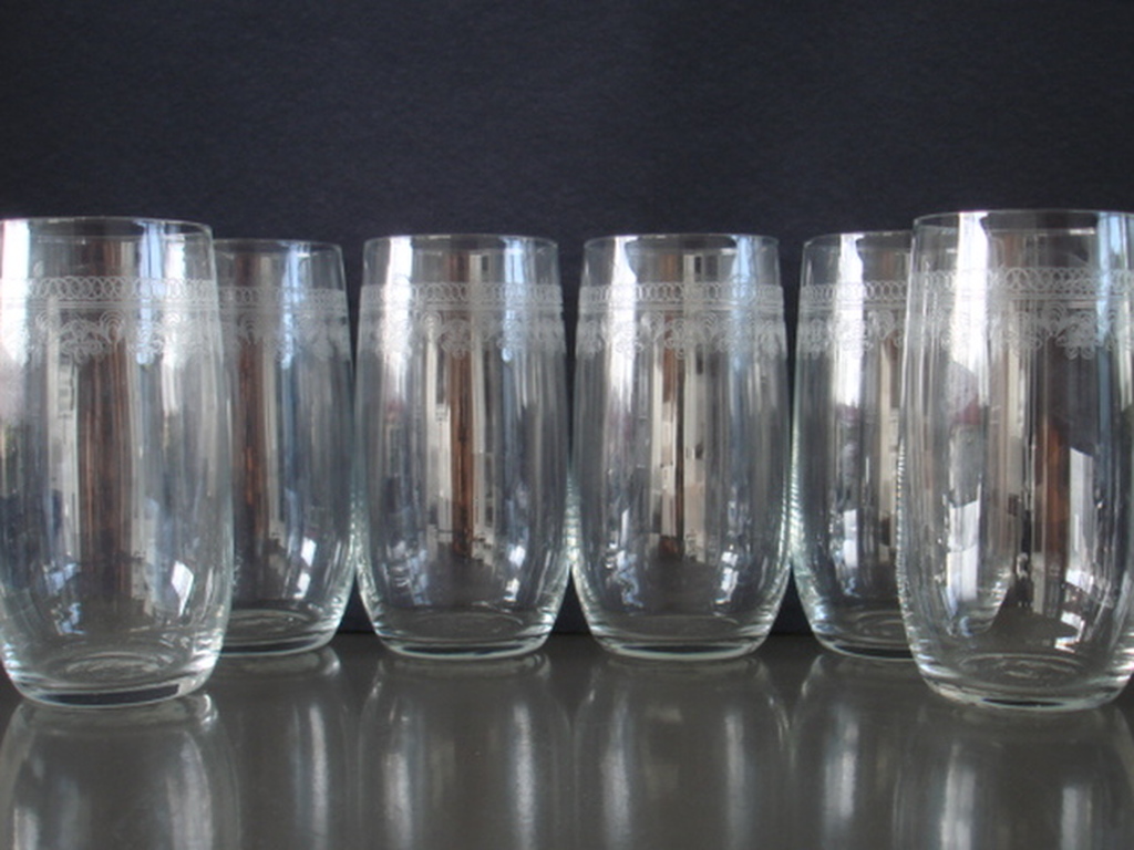 Zes geëtste waterglazen kopen? Bied vanaf 15!