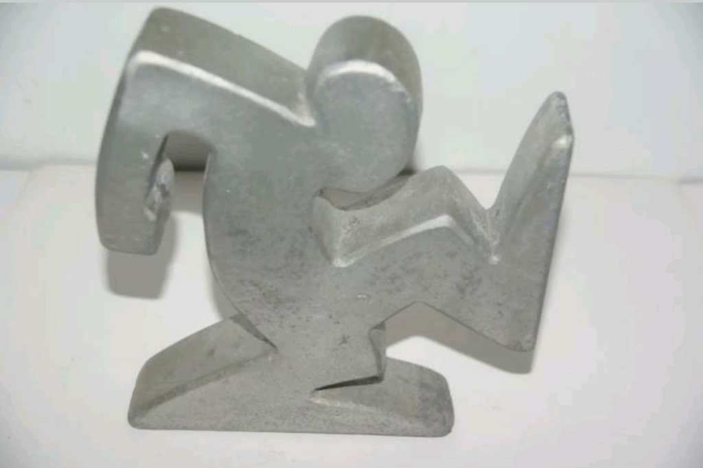 Twee aluminium  beelden Linea kopen? Bied vanaf 45!