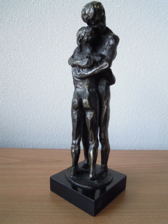 Prachtig bronzen beeld MAN EN VROUW 24 cm hoog -waarschijnlijk Astrid Veldhuyzen kopen? Bied vanaf 150!