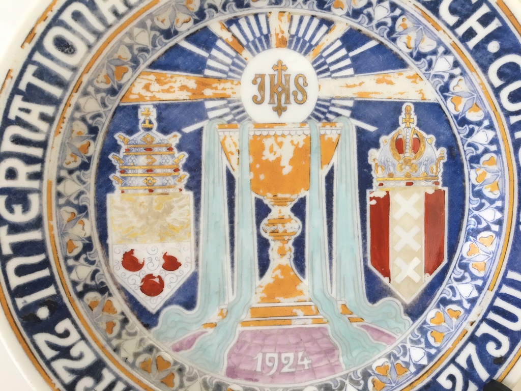 Mosa - Art deco bord int. Euharistisch congres 1924 in Amsterdam kopen? Bied vanaf 1!