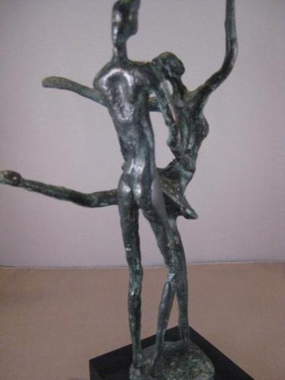 Een prachtig bronzen beeld van een balletpaar kopen? Bied vanaf 65!