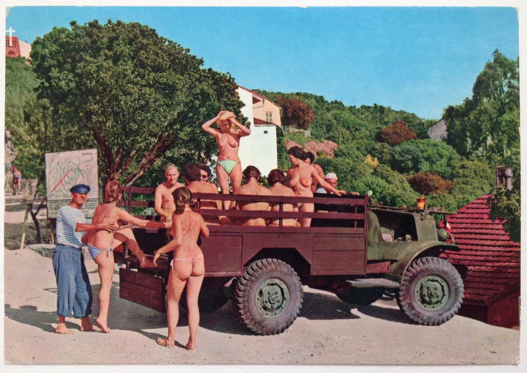 Co Westerik, Handgeschreven postkaart aan het Stedelijk Museum, 1971 verkocht voor € 120!