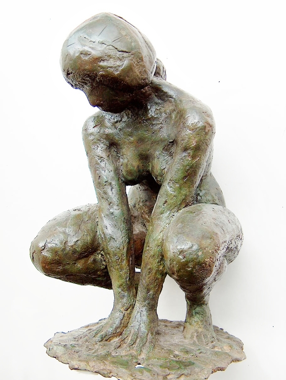 Flory Italianer (1939 - 2009) - gehurkt naakt - brons  kopen? Bied vanaf 1200!