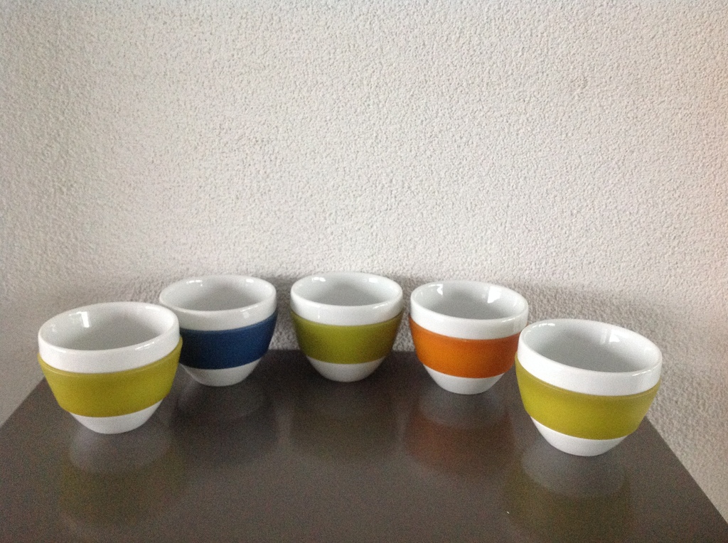 Koziol: tien koffie/espresso kommen, porselein en kunststof kopen? Bied vanaf 22!