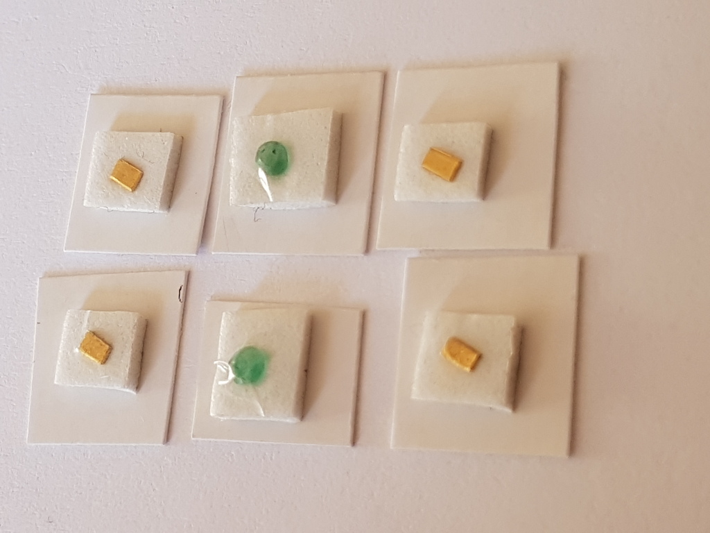 Twee colombiaanse smaragden en vier Australische  goudstaaf 999 kopen? Bied vanaf 1!