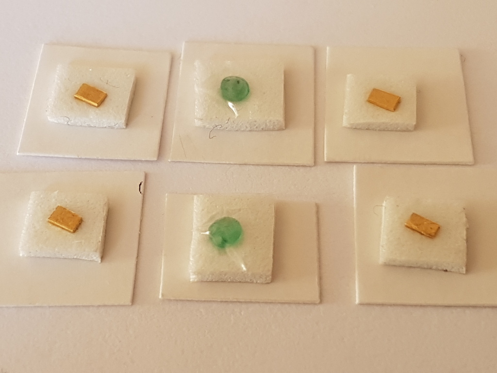 Twee colombiaanse smaragden en vier Australische  goudstaaf 999 kopen? Bied vanaf 1!