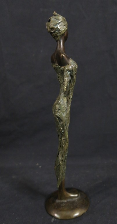 Abdulaye Gandema: Gepatineerd brons, Gestileerde vrouw in jurk kopen? Bied vanaf 150!