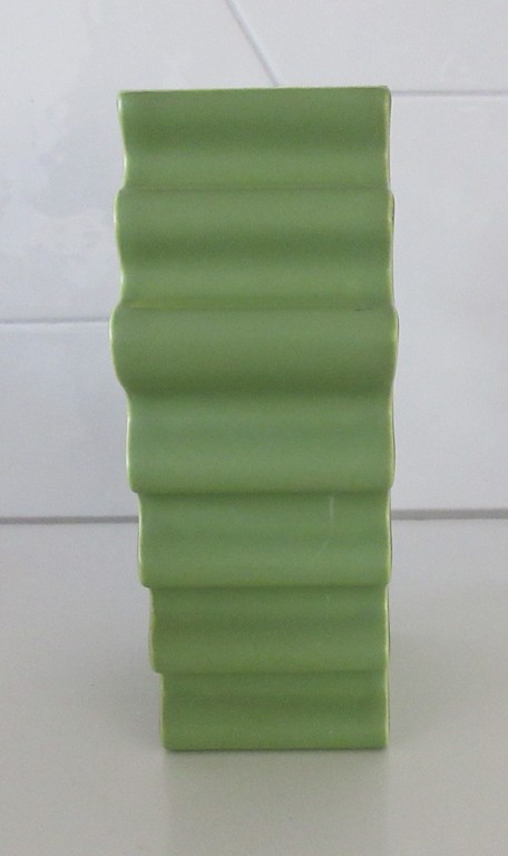 Groen aardewerken design vaas in de vorm van een boom of struik ontw. onbekend kopen? Bied vanaf 1!