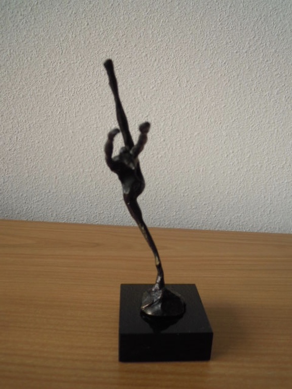 Massief bronzen beeldje van DANSERES - 19 cm hoog. kopen? Bied vanaf 25!