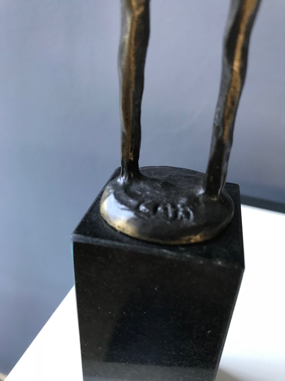 Corry Ammerlaan van Niekerk - "Dank" - Sculptuur op sokkel kopen? Bied vanaf 1!