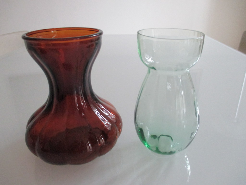 Leerdam, Ontwerp A. Copier: twee hyacintvazen kopen? Bied vanaf 8!