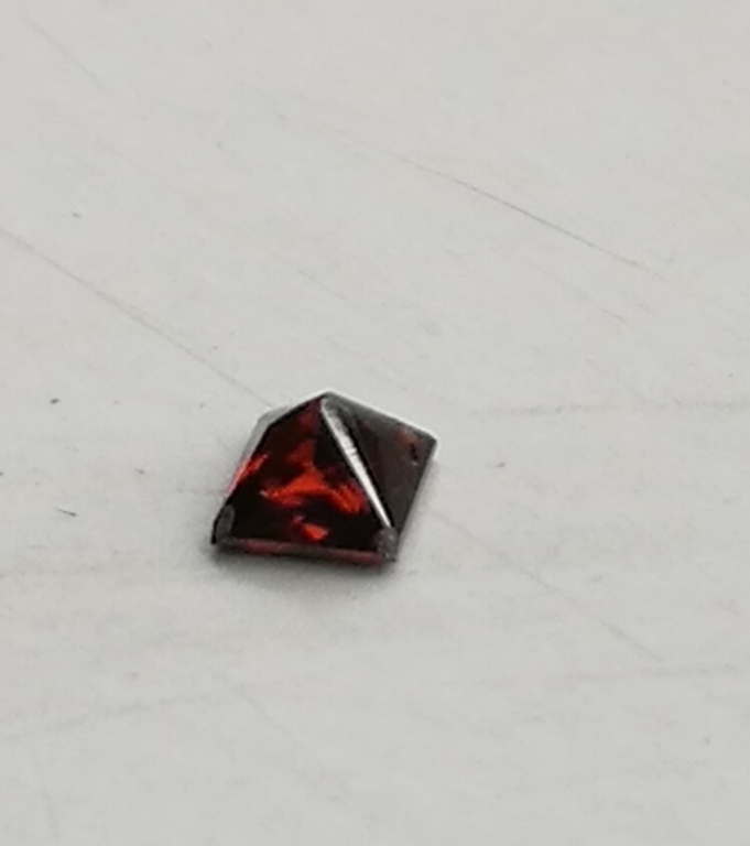 Rood/bruine diamant met IGI certificaat **vanaf €1 ** kopen? Bied vanaf 1!