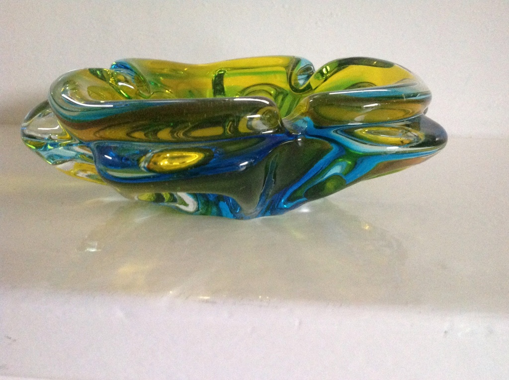 Italië jaren 50/60 glazen asbak 19,5 cm groen blauw geel kopen? Bied vanaf 10!