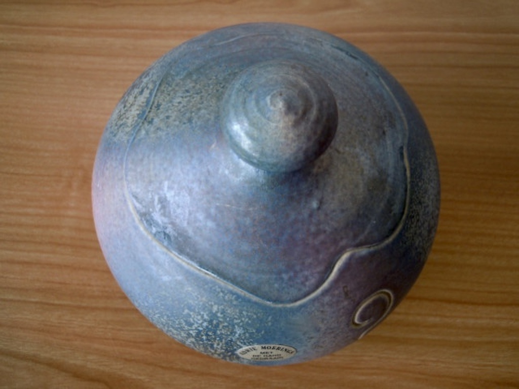 Adrie Moerings  Gouda 1939-2010 - keramiek pot 18 X 18 cm - gesigneerd. kopen? Bied vanaf 15!