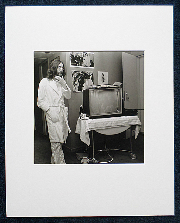 Nico Koster – John Lennon tijdens bed peace, foto, gesigneerd en genummerd kopen? Bied vanaf 140!