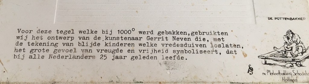 Gerrit Neven plateelbakkerij Schoonhoven - twee tegels 25 jaar bevrijdingsfeest kopen? Bied vanaf 16!