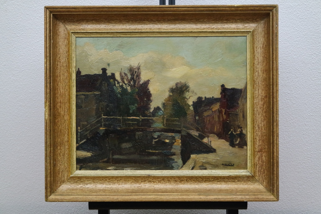 Cor Noltee (1903-1967) - olieverf op doek - dorpsgezicht met bruggetje verkocht voor € 380!