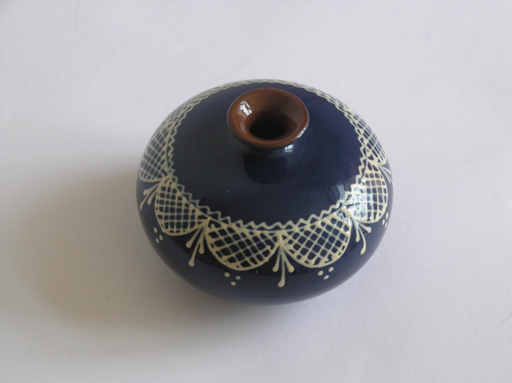 Art deco blauw slibglazuur studio aardewerken vaasje kopen? Bied vanaf 1!