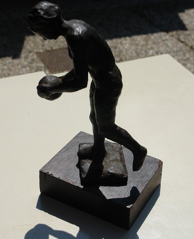 Onbekende kunstenaar. Balspeelster in brons kopen? Bied vanaf 65!