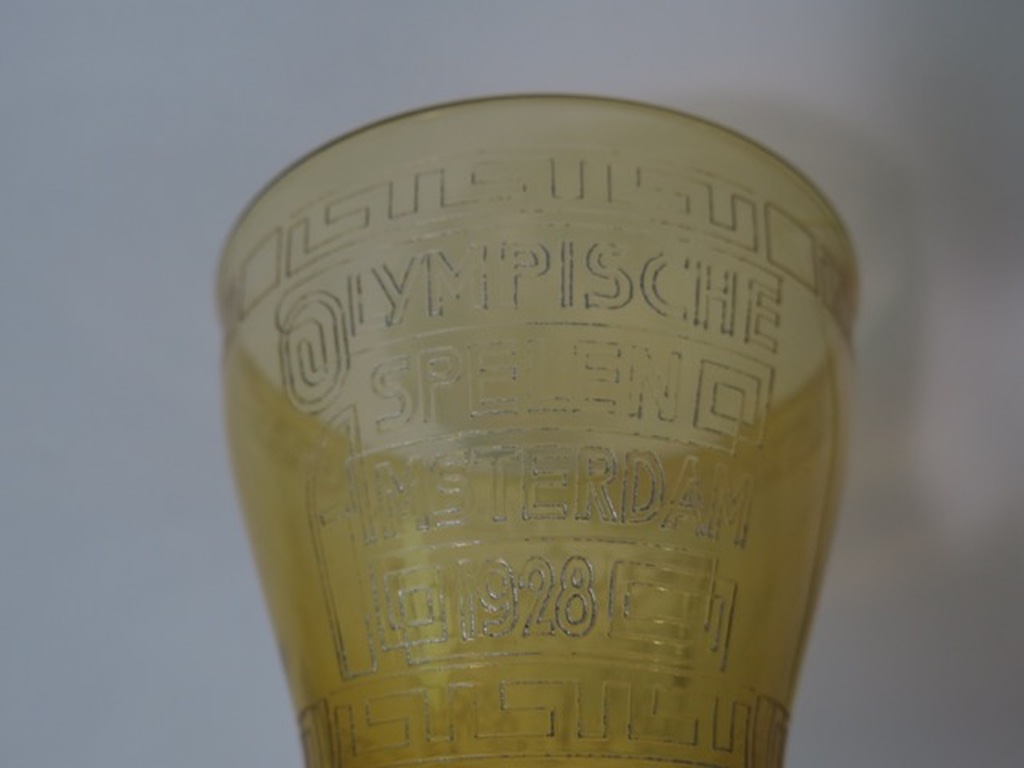 Leerdam: Glas Olympische Spelen 1928 en 2 keer oranje bekerglas kopen? Bied vanaf 120!
