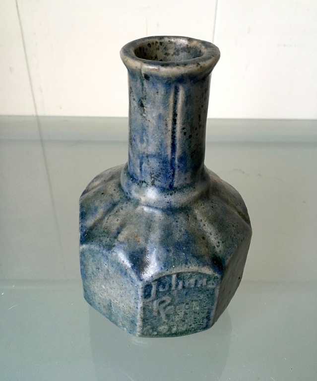 St. Joris Beesel - achtzijdig Juliana regina flesvaasje 1948 kopen? Bied vanaf 1!