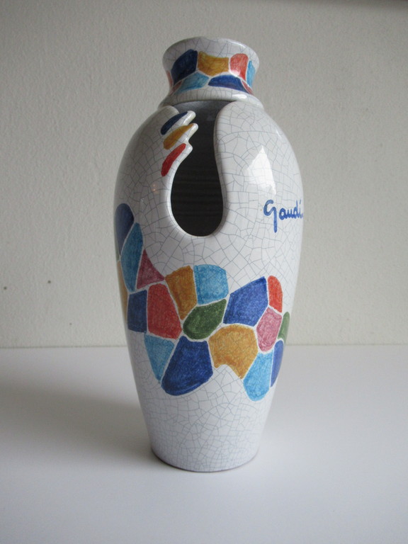 Serran Ventura: keramieke vaas naar ontwerp Gaudi kopen? Bied vanaf 1!